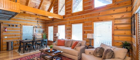 Main living room at Big Boulder Cabin rental in Red River Gorge.