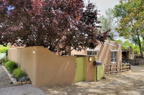 Front entrance - enclosed front courtyard