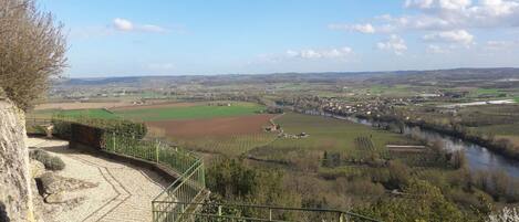 Panorama sur la vallée du Lot