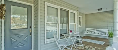 Charming home in the heart of Tellico Village
Relax on the swing with coffee