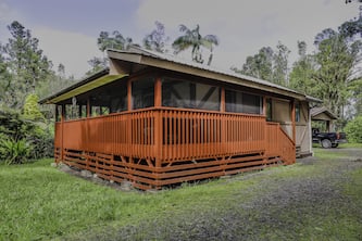COZY HIDEAWAY IN THE OHIA RAINFOREST LOCATED BELOW VOLCANO NATIONAL PARK