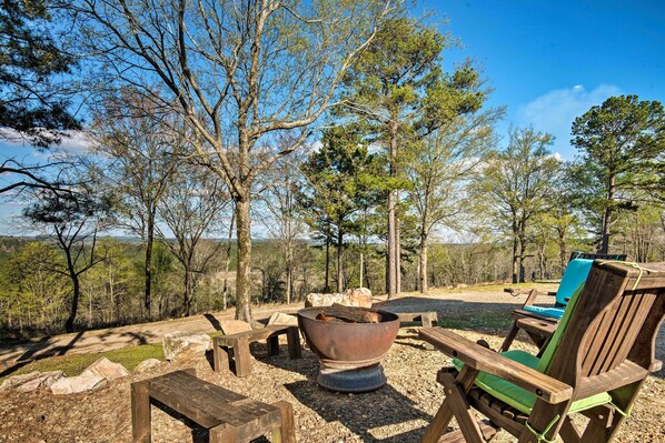 Broken Bow Vacation Rental | 3BR | 3BA | 2,329 Sq Ft | Stairs Required