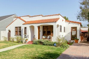 Curb appeal in a tranquil, upscale residential neighborhood. (Front house)