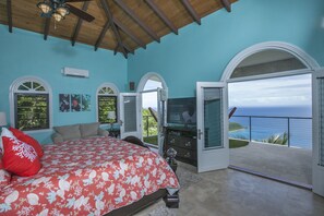 Master bedroom with king bed & ensuite bathroom.