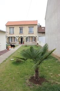 Paris-Orly Cozy Studios only 10 mins to Airport by Tramway