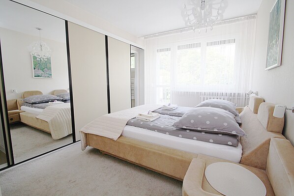 King size bed