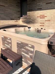 Resortlike home, HOT TUB, GAS FIRE PIT WINTER/BUILT IN HEATED POOL SUMMER