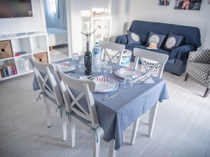 Estrella de Mar living dining