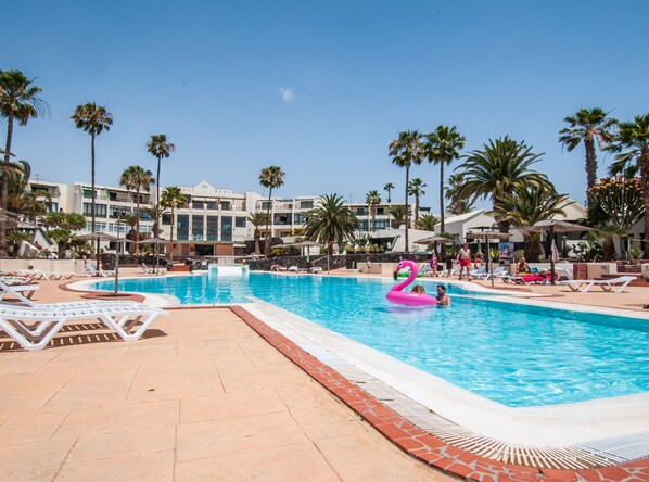 Estrella de Mar shared swimming pool