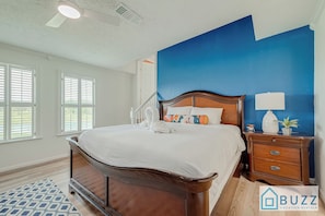 Your Private Haven: King Bed with Full Ensuite Bathroom