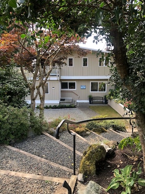House entry from upper parking