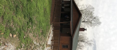 Rustic Ridge Cabin 