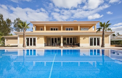 Impresionante villa ejecutiva de lujo en Le Meridian Penina Golf Resort de 5 estrellas 