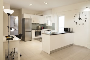 Modern fully equipped kitchen!