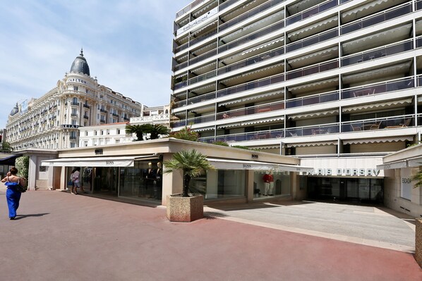 Palais d'Orsay
La Croisette, Cannes
