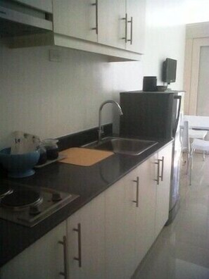 Condo for rent, Sea Residences, MOA