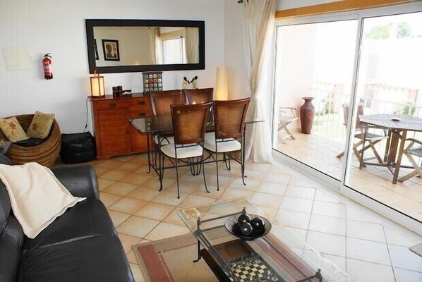 LOUNGE LEADING TO BALCONY