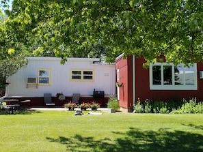 Patio on back of Longspur