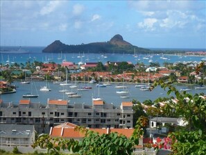 View of your neighbourhood - Marina, shops, restaurants & entertainment