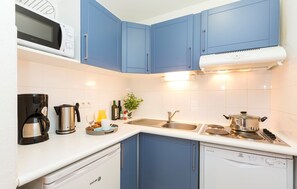 Prepare delicious meals for your friends and family in your personal kitchenette and enjoy your meals in the dining area with seating for your group.