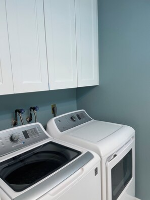New washer and dryer in guesthouse 