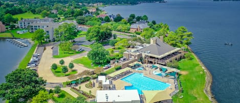 Enjoy convenient access to the Yacht Club and Lake Conroe.