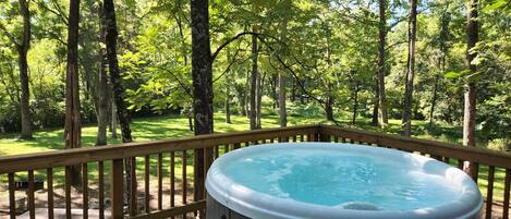 NEW!! Hot tubs at all 3 cabins!