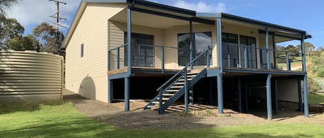 Elevated pole home with views and space!