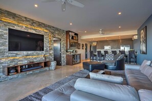 Interior | Open Floor Plan | Free WiFi | Central A/C