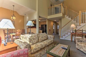 Main Living Area | Flat-Screen TV