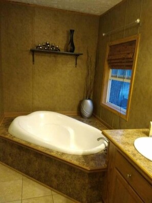 Master Bath with Deep soaking tub