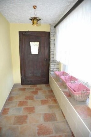 Living area. Picture 3