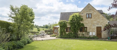 Garden, Kingfisher Cottage, Bolthole Retreats