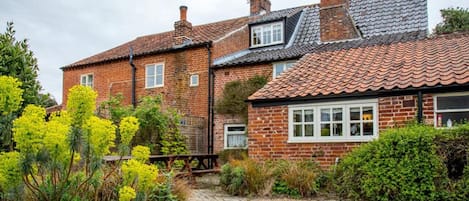 Exterior, Dressmaker's Cottage, Wrentham