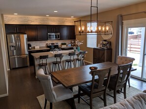 Kitchen and dining seat up to 11 people