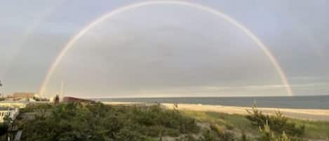 Vista para praia/oceano