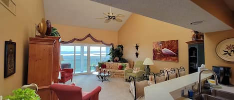 Spacious Living Room with Cathedral Ceilings & Skylight Windows!