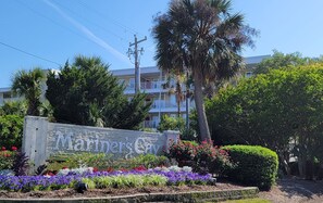 Mariners Cay Front Entrance