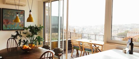 open plan dining room&Kitchen + terrace