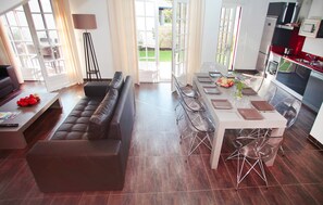 Tuck into a great meal in your dining area.