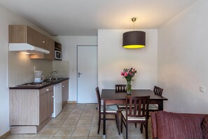 Make a tasty meal in your own kitchen!