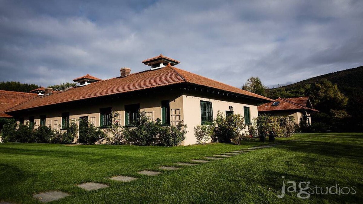 Stunning Converted Morgan Horse Barn