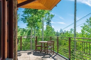 Spacious Corner Deck