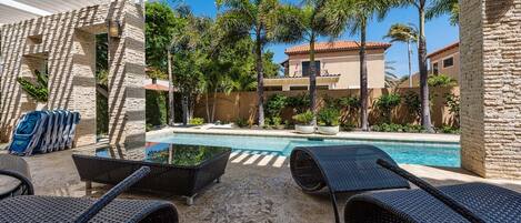 Plenty of shade to enjoy our pool