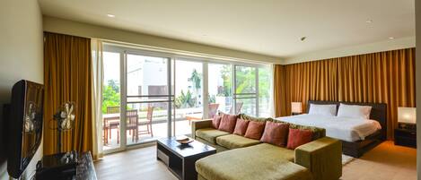 DIRECT OCEANFRONT CONDO IN PHUKET