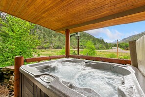 Bañera de hidromasaje al aire libre