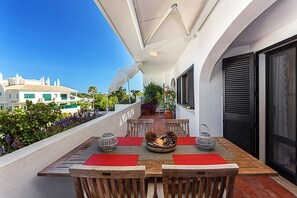 Two Bedroom Apartment With Pool  in Vale do Lobo SD49 - 2