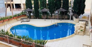 in cooperation with another apartment, we can offer pool access