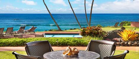 Hale Awapuhi 1B - Oceanfront Dining Lanai.jpg