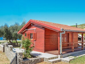 House, Property, Home, Building, Real Estate, Cottage, Roof, Architecture, Log Cabin, Siding